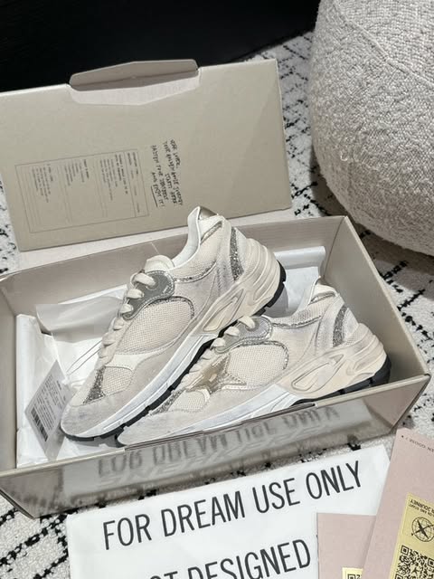 Golden Goose Dad Stars argenté et blanche