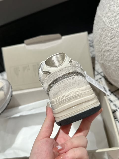 Golden Goose Dad Stars argenté et blanche