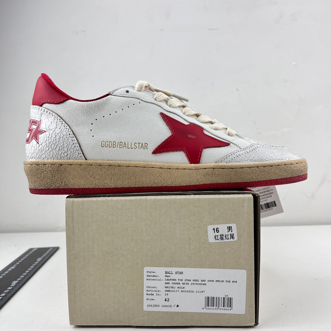 Golden Goose ball stars blanche et rouge