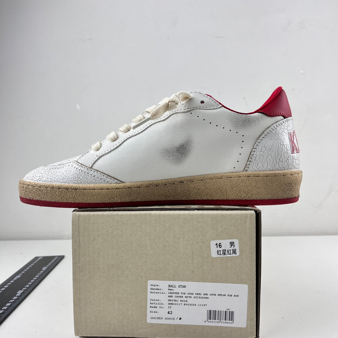 Golden Goose ball stars blanche et rouge