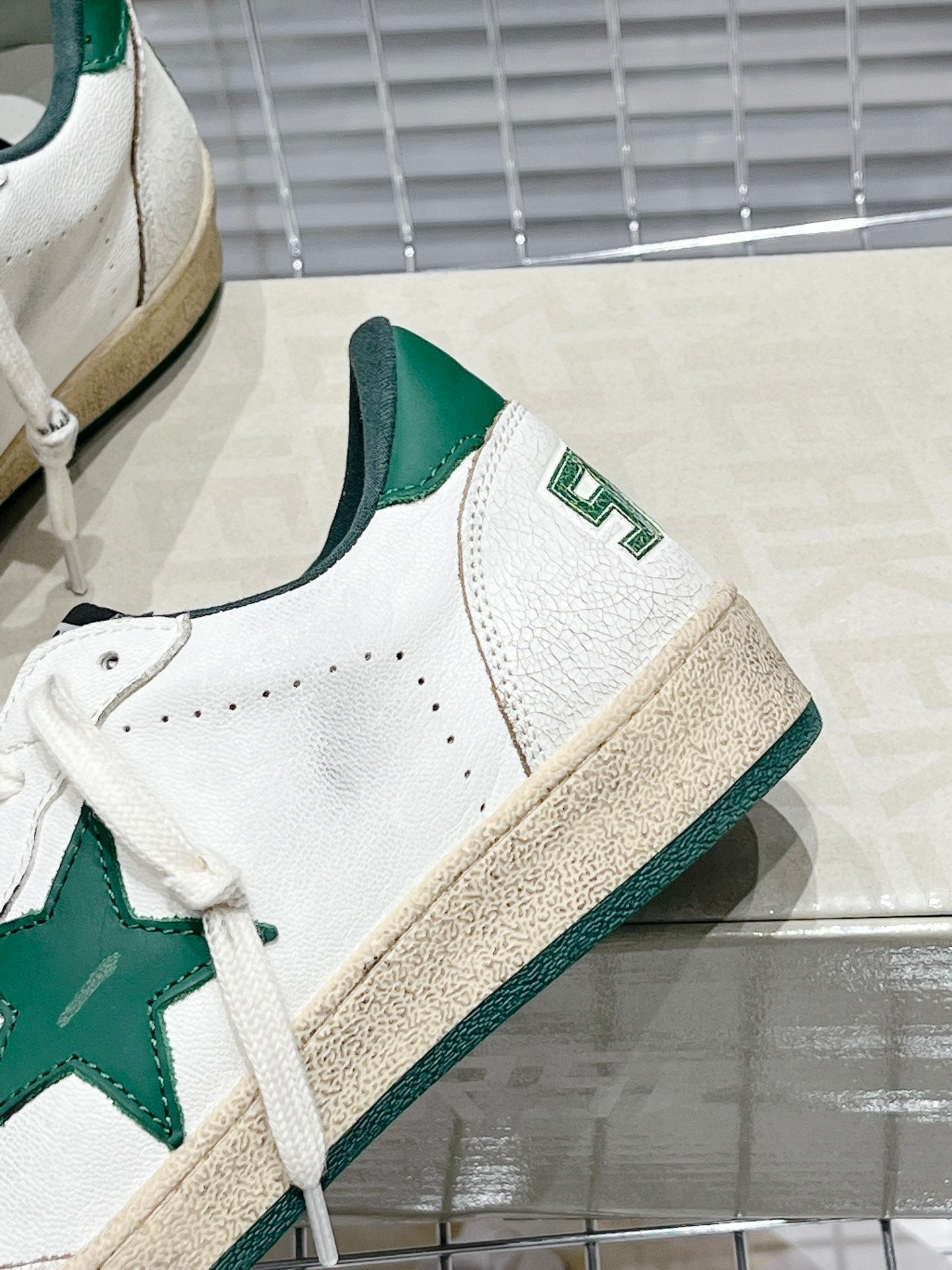 Golden Goose ball stars blanche et verte